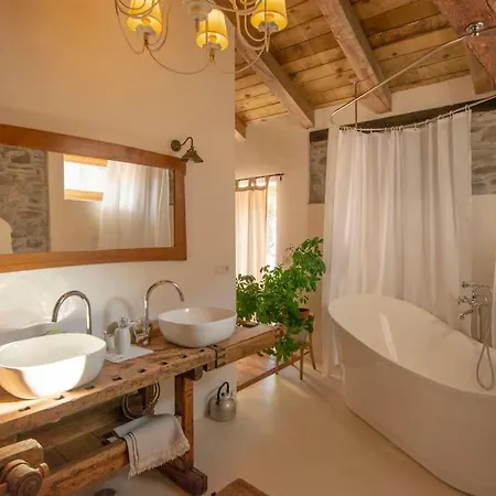 Apartment Podraga18 - Heritagestonebarn Podnanos