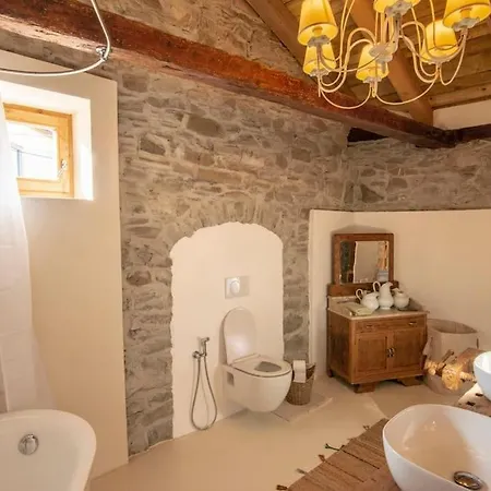 Apartment Podraga18 - Heritagestonebarn *